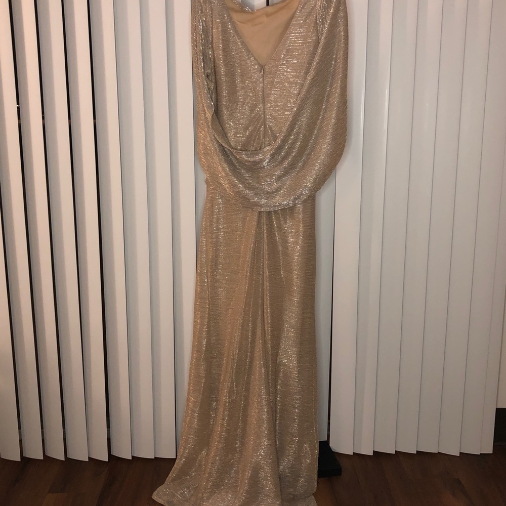 Beautiful evening gown!